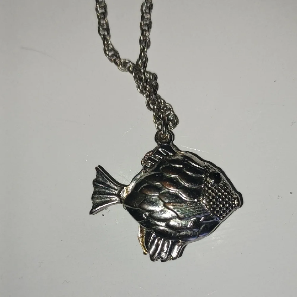 Silver Fish Pendant Necklace - Unbranded